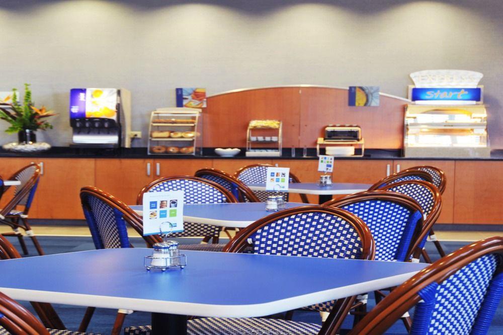 Holiday Inn Express Hotel & Suites Norfolk Airport By Ihg Εξωτερικό φωτογραφία