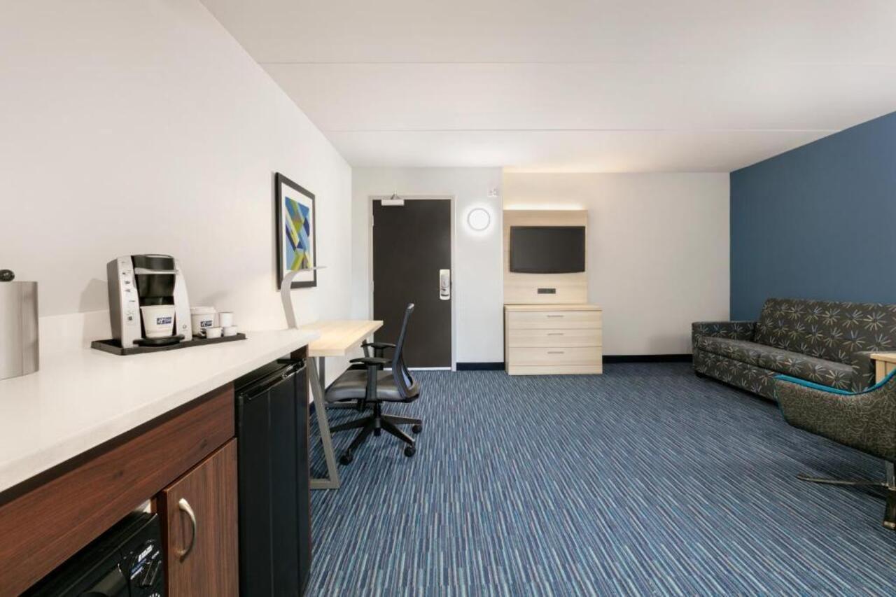 Holiday Inn Express Hotel & Suites Norfolk Airport By Ihg Εξωτερικό φωτογραφία